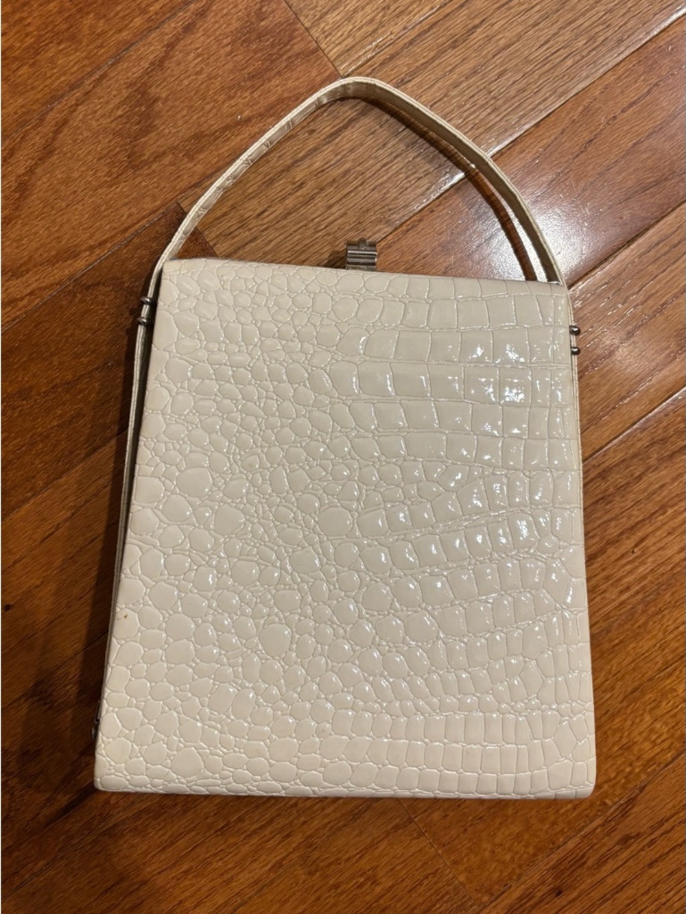 Vintage White bag with adjustable straps